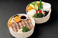 鉄板焼 蘭麻 町田店-【彩り温野菜のわっぱ二段弁当】熟成A4ランク黒毛和牛ステーキわっぱ弁当