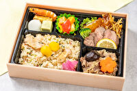 創作割烹 さくら-松茸ご飯と牛ステーキ弁当