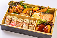 創作割烹 さくら-鮭湯葉寿司とキングサーモンとグリルチキン弁当