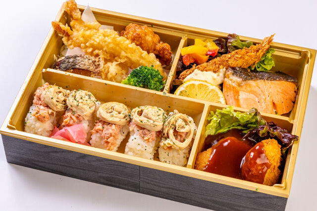 鮭湯葉寿司とキングサーモンと天麩羅弁当