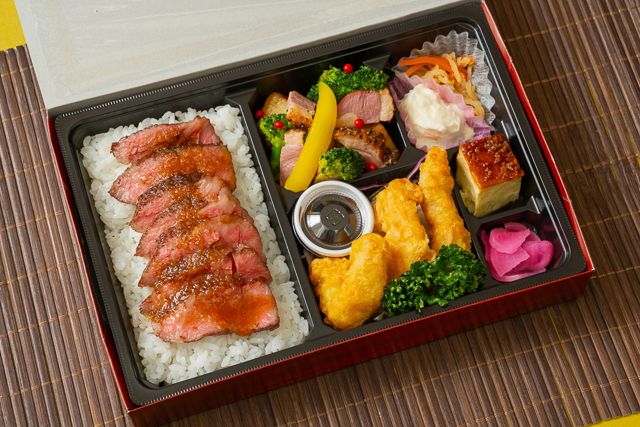 飛騨膳 旬-飛騨牛ステーキ彩り弁当 ～大分風とり天～
