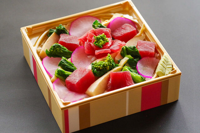 『春々』マグロと春野菜のチラシ寿司