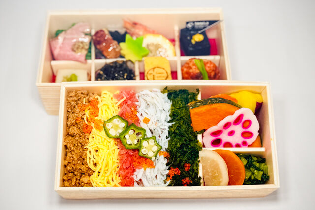 TANOJI-TANOJI夏のそぼろ重弁当