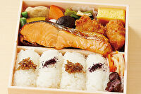 魚屋の正直な懐石弁当 旬菜 仁左衛門-銀鮭祐庵焼きと鶏唐揚げの懐石御膳