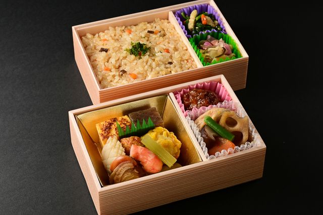 華