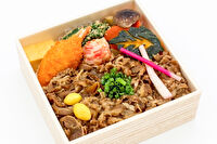 日本料理 月村-月村 吉祥 升弁 牛すき焼き御飯