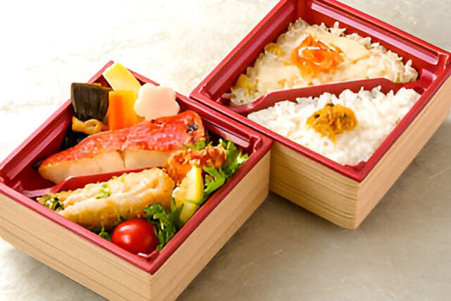 魚の西京焼きと豆腐海老カツの二種御飯弁当