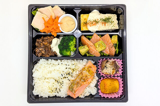 弁当工房びお-ノルウェーサーモンのソテーとほぐし和牛弁当