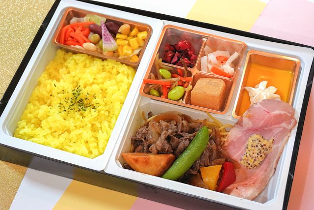特選牛ソテーとローストポークの洋食弁当の商品写真