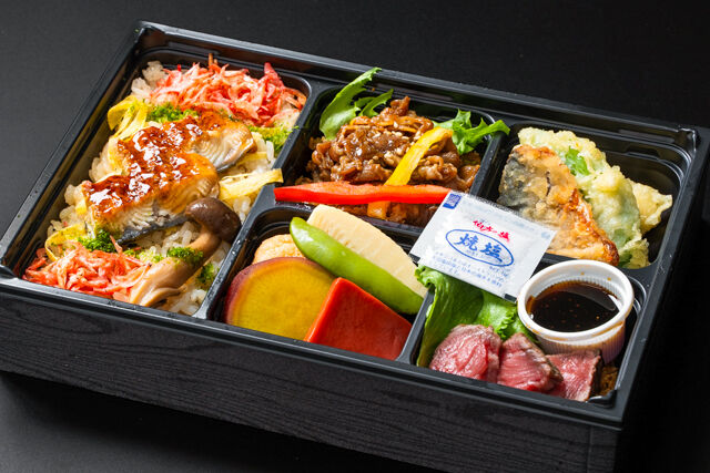 酒肴屋くやすけ-竜胆～Rindou～より香ばしくなった国産牛ステーキと熟成焼肉のうなぎ御膳