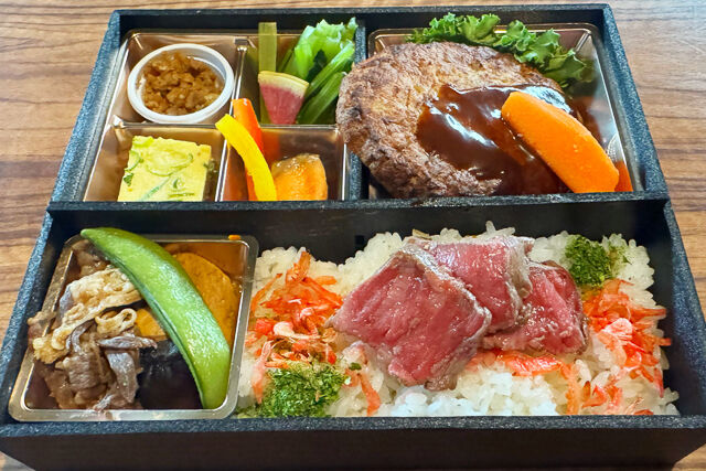 酒肴屋くやすけ-アジサイ～Ajisai～特大デミハンバーグとすき焼の香ばしさが増した熟成厳選牛ステーキ重