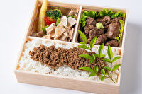 おもてなしの心 三心-サイコロステーキ＆自家製牛そぼろ重御膳