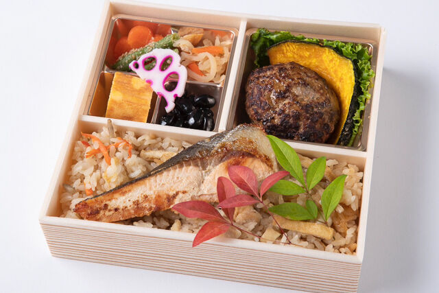 自家製和風ハンバーグと銀鮭の幽庵焼きの炊き込み御膳