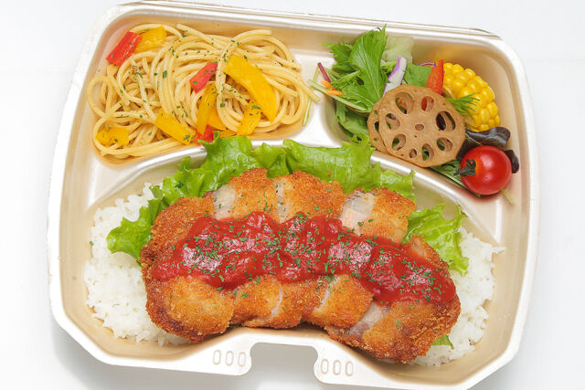 【熨斗対応可】特製トマトソース ポークカツレツ＆Gateパスタ・季節の8種サラダ