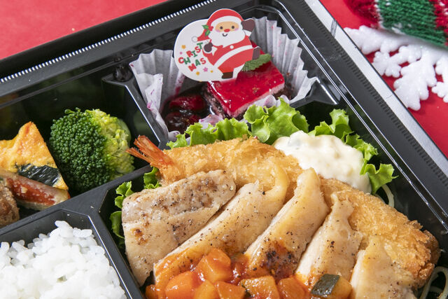 Trattori＠ 寿々゛喜-【クリスマス限定】若鶏のロースト ラタトゥイユソース エビフライ添え弁当
