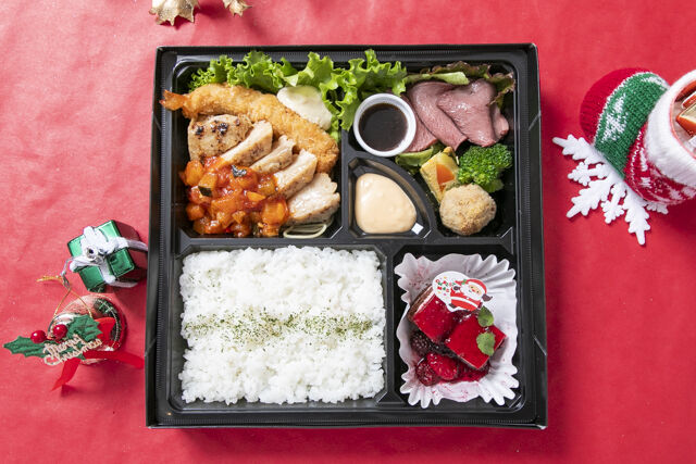 Trattori＠ 寿々゛喜-【クリスマス限定】ローストビーフと若鶏のロースト エビフライ添え弁当