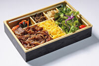 芝浦直送！A5ランク黒毛和牛弁当 シンラガーデン-A5和牛炭焼きカルビの焼肉弁当