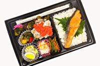 米が旨い！食べちゃう弁当-梅おろし豚しゃぶ＆鮭の塩焼き