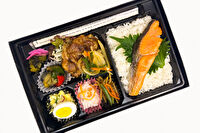 米が旨い！食べちゃう弁当-豚の生姜焼き＆鮭の塩焼き