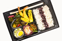 米が旨い！食べちゃう弁当-天ぷら盛合わせ＆ゆかりごはん
