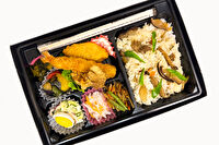 米が旨い！食べちゃう弁当-MIXフライ＆炊き込みごはん