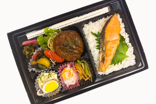 ハンバーグ赤ワイン煮込み＆鮭の塩焼き
