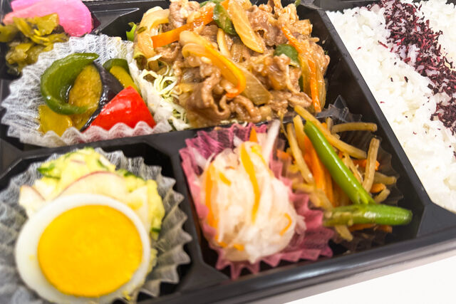 米が旨い！食べちゃう弁当-牛焼肉炒め＆ゆかりごはん