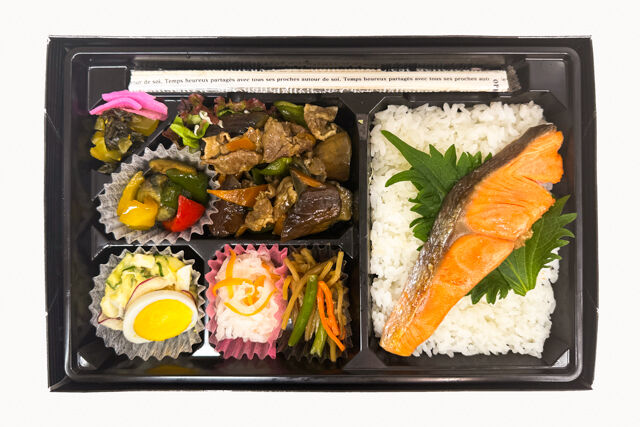 米が旨い！食べちゃう弁当-豚ナス炒め＆鮭の塩焼き