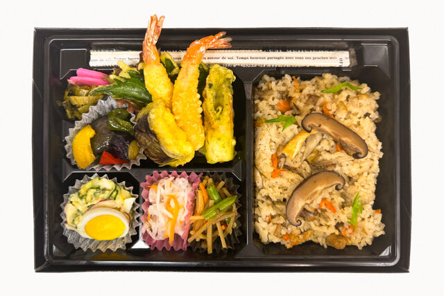米が旨い！食べちゃう弁当-天ぷら盛合わせ＆炊き込みごはん