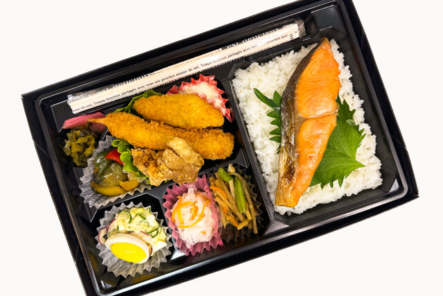 米が旨い！食べちゃう弁当-MIXフライ＆鮭の塩焼き