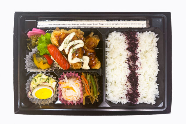 米が旨い！食べちゃう弁当-こってりチキン南蛮＆ゆかりごはん