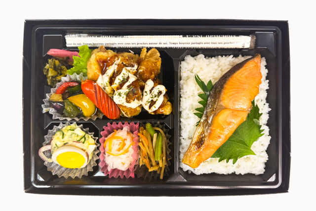米が旨い！食べちゃう弁当-こってりチキン南蛮＆鮭の塩焼き