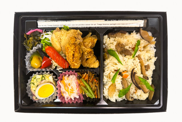 米が旨い！食べちゃう弁当-鶏のから揚げ＆炊き込みごはん