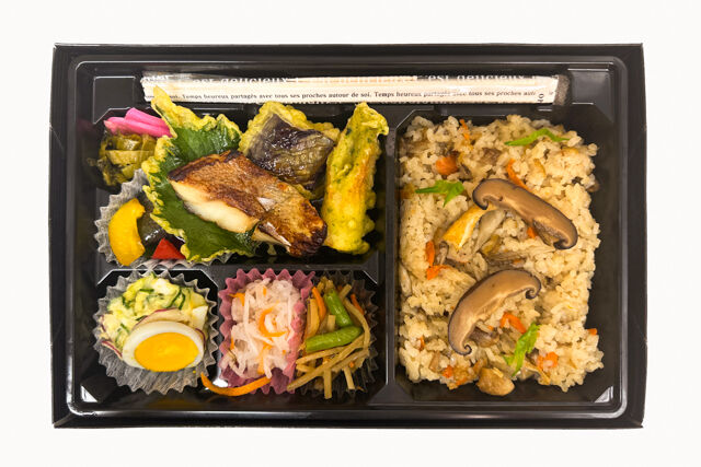 米が旨い！食べちゃう弁当-赤魚の味噌焼き＆炊き込みごはん