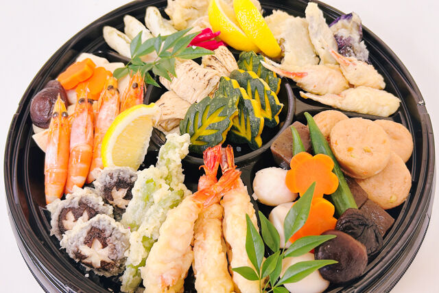 煮物と天婦羅の盛合せ