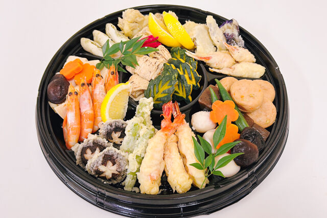 煮物と天婦羅の盛合せ