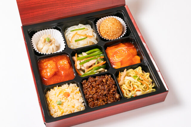 パンダ飯店-【人気】3種メインの中華三昧弁当（エビチリ・青椒肉絲・かに玉）