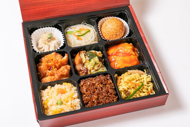 パンダ飯店-【人気】3種メインの中華三昧弁当（油淋鶏・回鍋肉・かに玉）