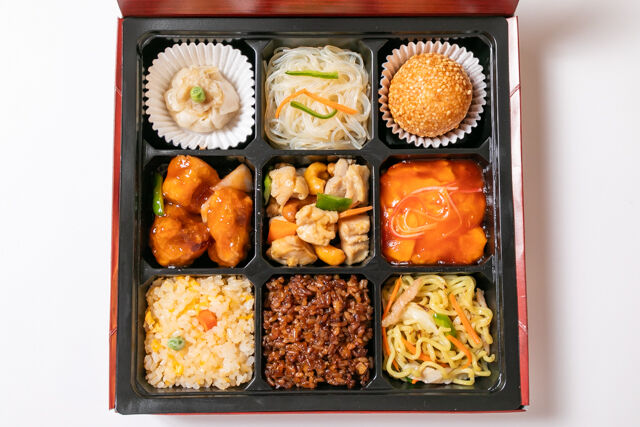 パンダ飯店-【人気】3種メインの中華三昧弁当（酢豚・鶏肉のカシューナッツ炒め・かに玉）