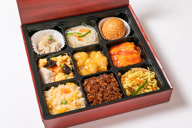 パンダ飯店-【人気】3種メインの中華三昧弁当（豚肉と木耳と卵炒め・台湾式鶏マヨ・かに玉）