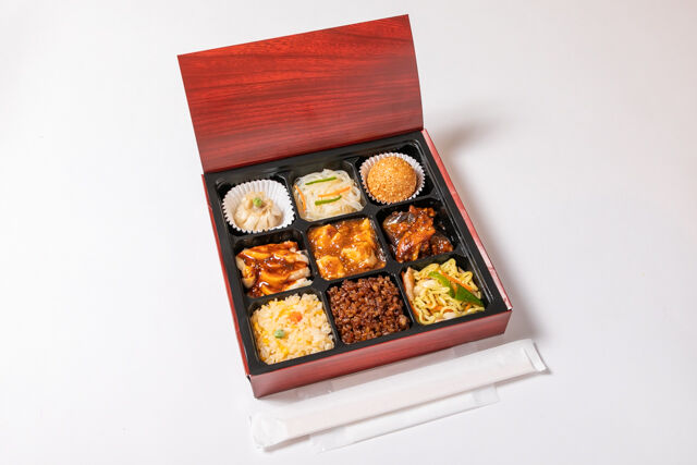 パンダ飯店-【人気】3種メインの中華三昧弁当（よだれ鶏・麻婆豆腐・麻婆茄子）
