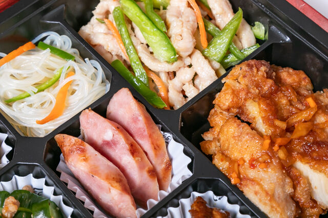 パンダ飯店-厳選ダブルメイン中華御膳（青椒肉絲・油淋鶏）