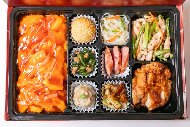 パンダ飯店-厳選ダブルメイン中華御膳（青椒肉絲・油淋鶏）