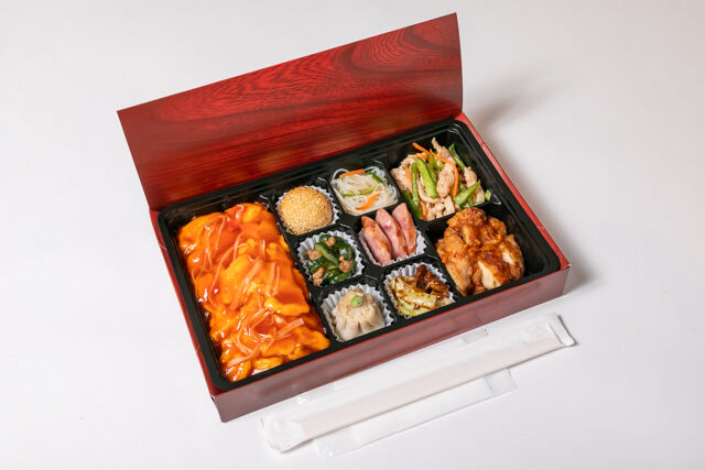 パンダ飯店-厳選ダブルメイン中華御膳（青椒肉絲・油淋鶏）