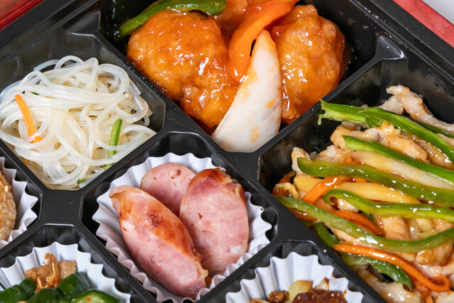 パンダ飯店-厳選ダブルメイン中華御膳（酢豚・青椒肉絲）