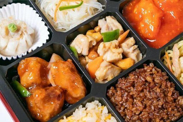 パンダ飯店-【人気】3種メインの中華三昧弁当（酢豚・鶏肉のカシューナッツ炒め・エビチリ）