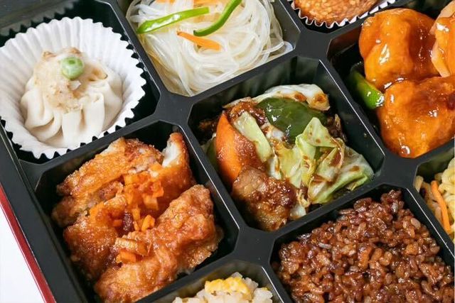 パンダ飯店-【人気】3種メインの中華三昧弁当（油淋鶏・回鍋肉・酢豚）