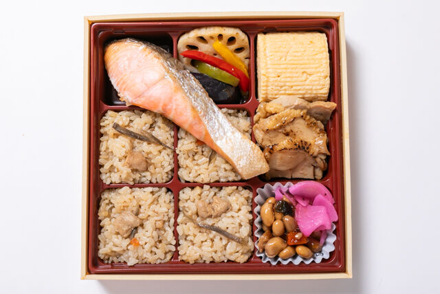 小江戸オハナ-【小江戸幕の内弁当】炊き込みご飯と焼き鮭
