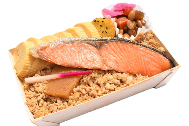 小江戸オハナ-小江戸ふっくら焼き鮭 鶏そぼろ弁当