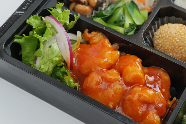 中華ダイニングume咲-白身魚の甘酢あんかけ×海老チリ まんぷく中華弁当